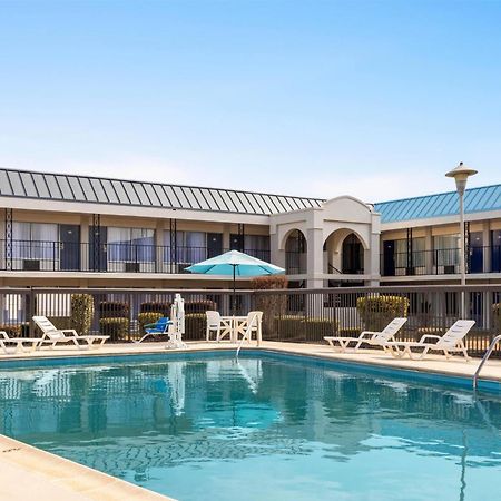 Days Inn By Wyndham Emporia Exterior foto
