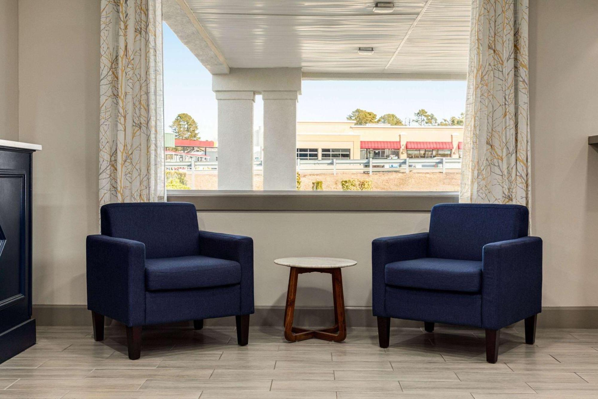 Days Inn By Wyndham Emporia Exterior foto